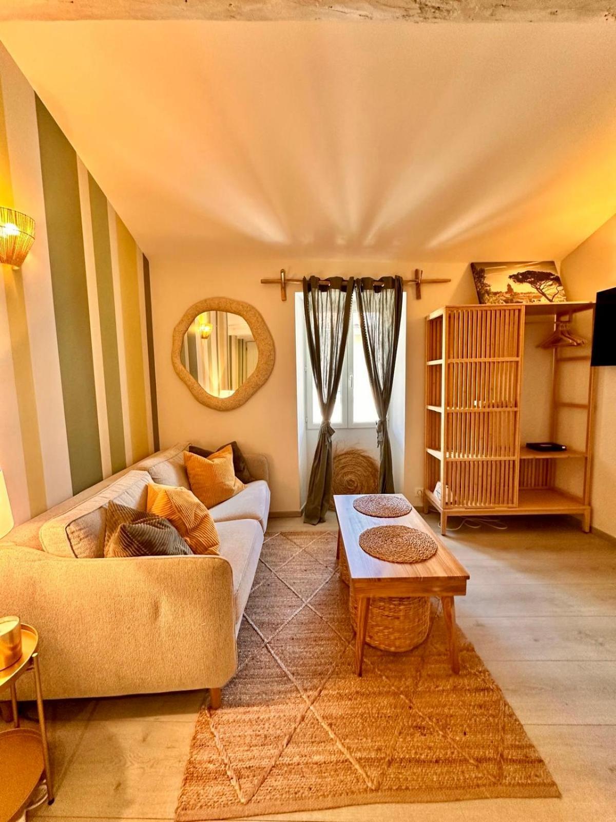 Cozy Le Cedre, Port De Tropez Apartment *
